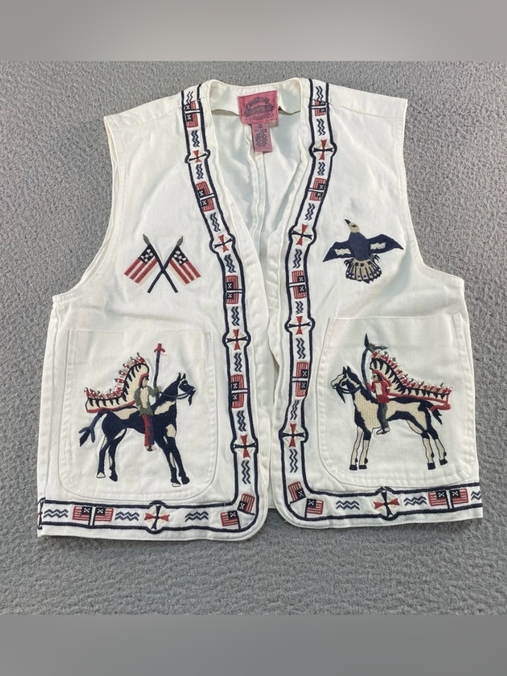 Vintage Rare Women’s Vest Native American White embroidered Small